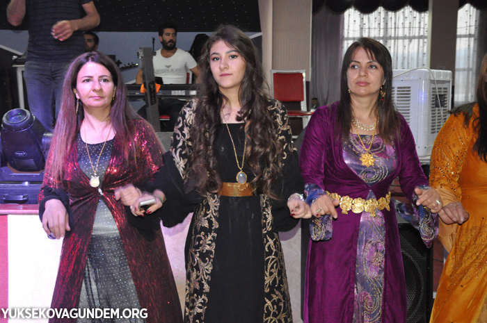 Kandaş ailesinin mutlu günü 51