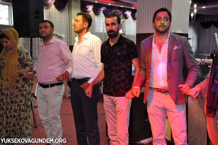 Kandaş ailesinin mutlu günü 52