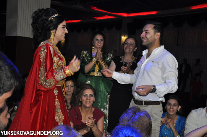 Kandaş ailesinin mutlu günü 65