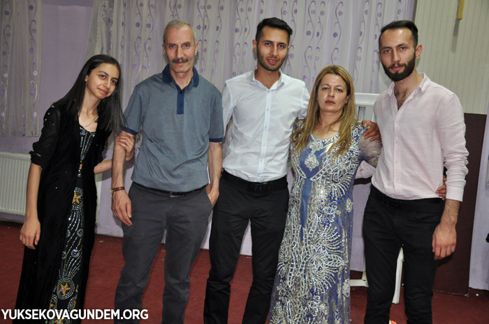 Kandaş ailesinin mutlu günü 68