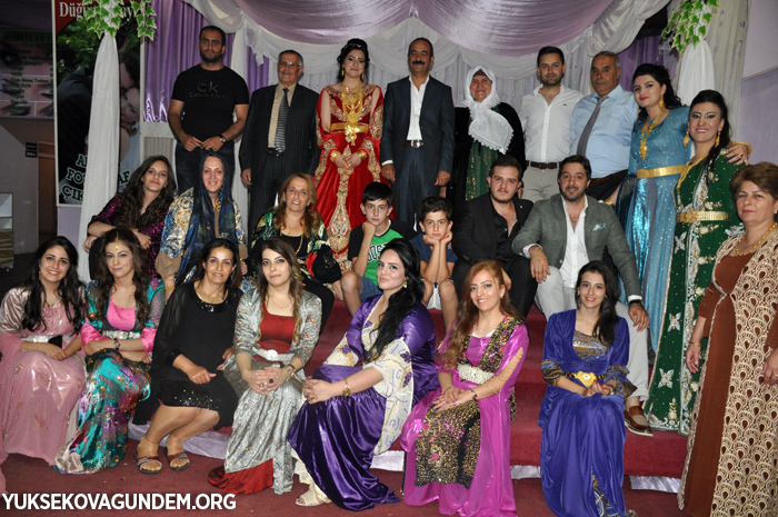 Kandaş ailesinin mutlu günü 75