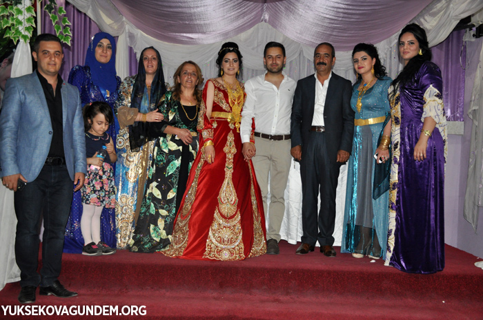 Kandaş ailesinin mutlu günü 76