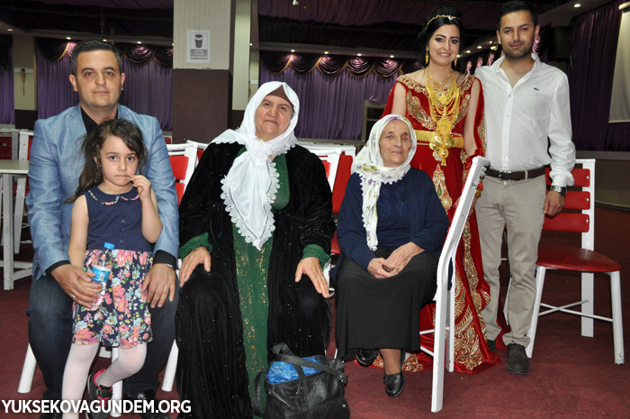 Kandaş ailesinin mutlu günü 78