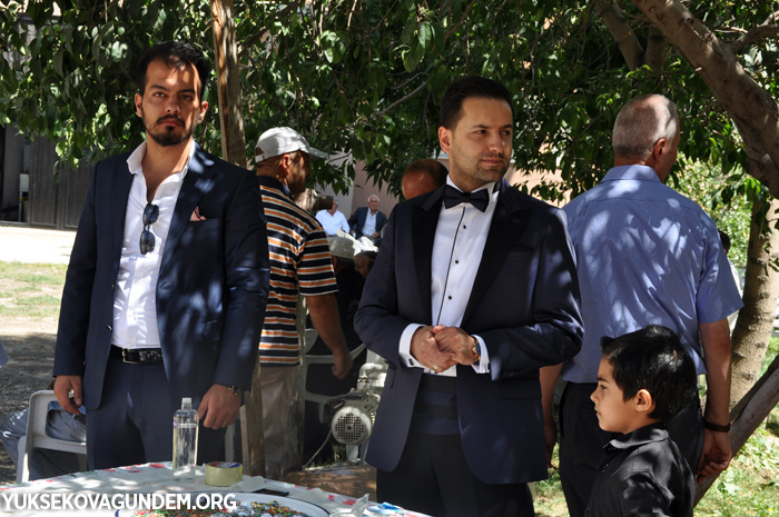 Kandaş ailesinin mutlu günü 80