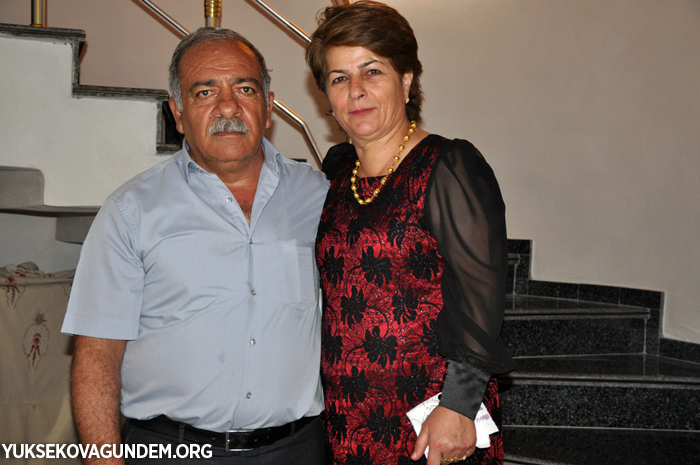 Kandaş ailesinin mutlu günü 90