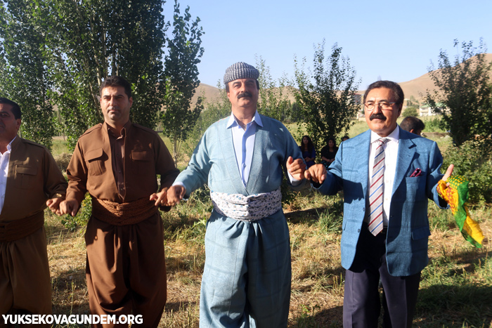 Öner ve Dündar ailesinin mutlu günü 100