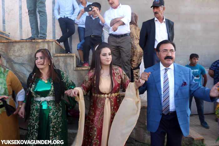 Öner ve Dündar ailesinin mutlu günü 101