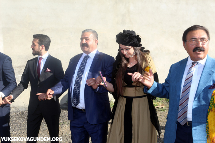 Öner ve Dündar ailesinin mutlu günü 102