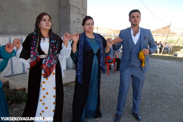 Öner ve Dündar ailesinin mutlu günü 105