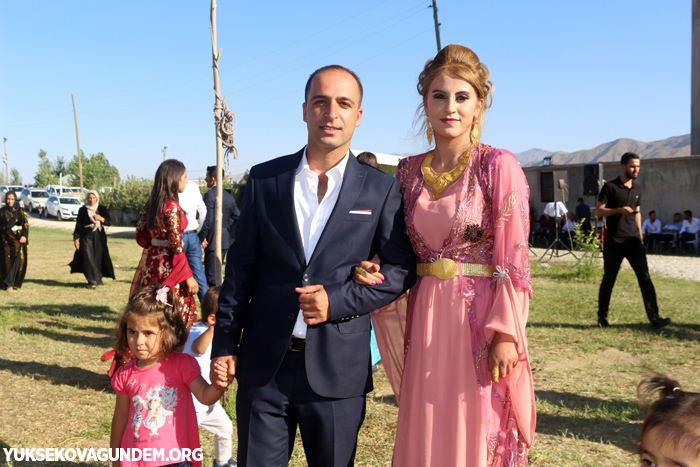 Öner ve Dündar ailesinin mutlu günü 119