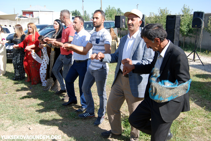 Öner ve Dündar ailesinin mutlu günü 19