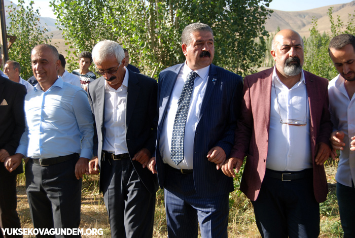 Öner ve Dündar ailesinin mutlu günü 58