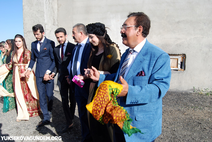 Öner ve Dündar ailesinin mutlu günü 70