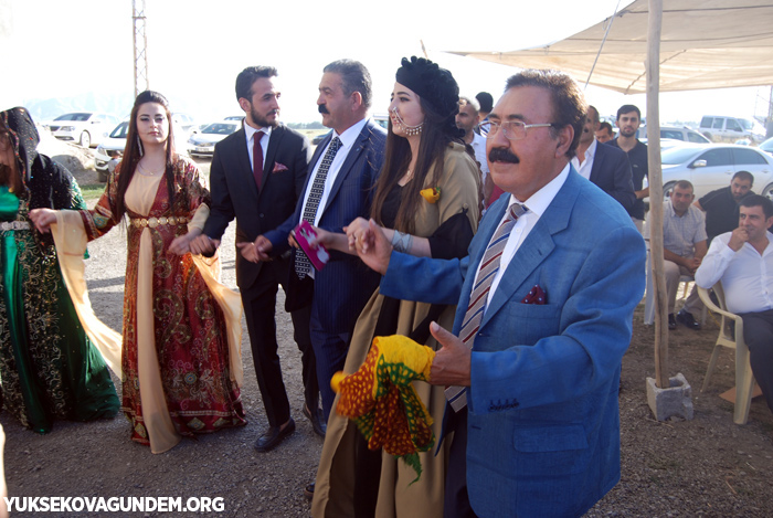 Öner ve Dündar ailesinin mutlu günü 73