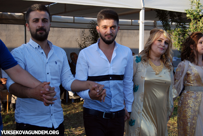 Öner ve Dündar ailesinin mutlu günü 81