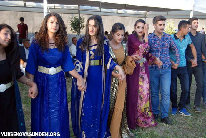 Öner ve Dündar ailesinin mutlu günü 82