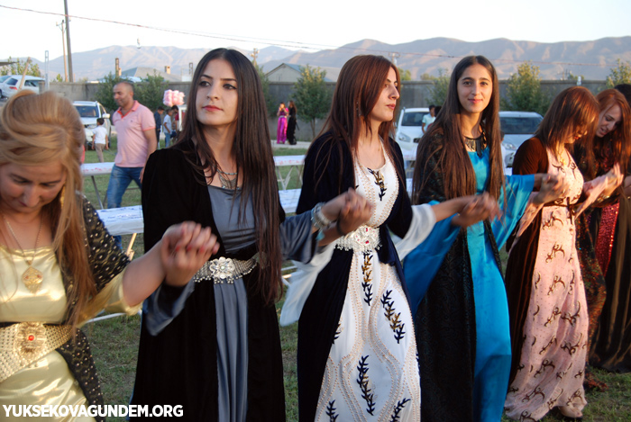 Öner ve Dündar ailesinin mutlu günü 92