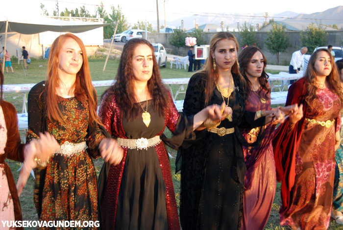 Öner ve Dündar ailesinin mutlu günü 94