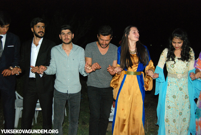 Öner ve Dündar ailesinin mutlu günü 98