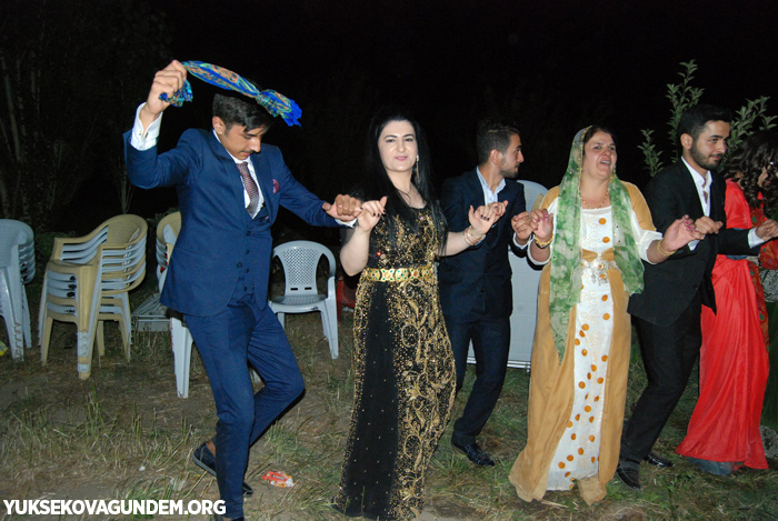 Öner ve Dündar ailesinin mutlu günü 99