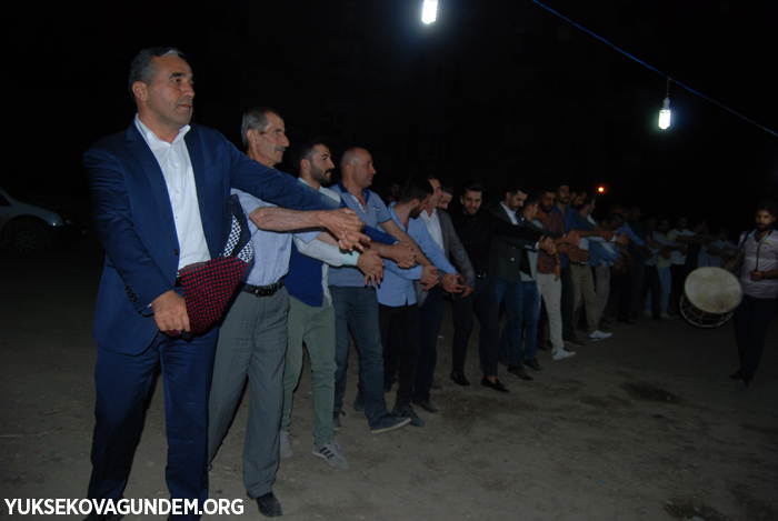 Baykal ailesinin mutlu Günü 98