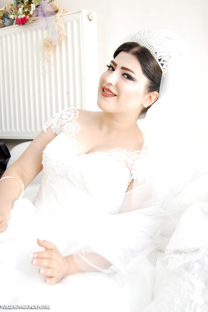 Baygüneş ile Çobanoğlu ailesinin mutlu günü 13