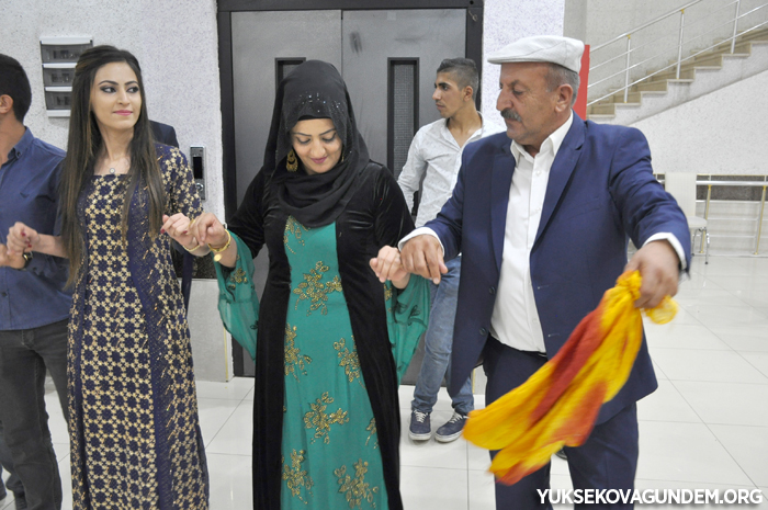 Çiftçi Ailesinin Mutlu Günü 220