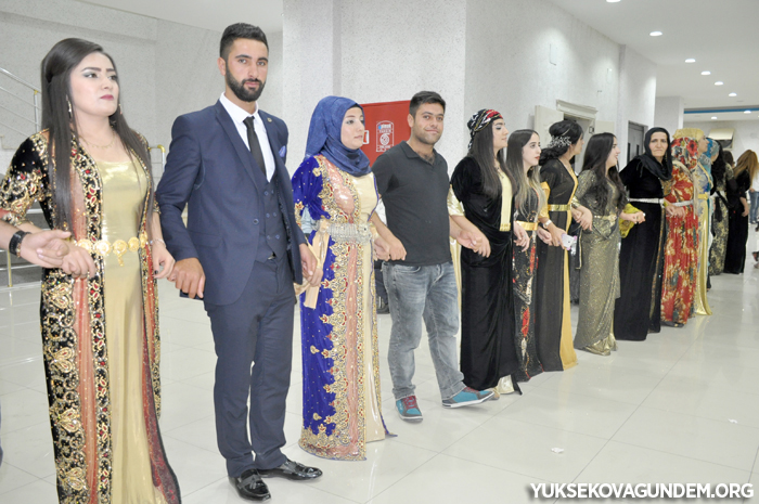 Çiftçi Ailesinin Mutlu Günü 261