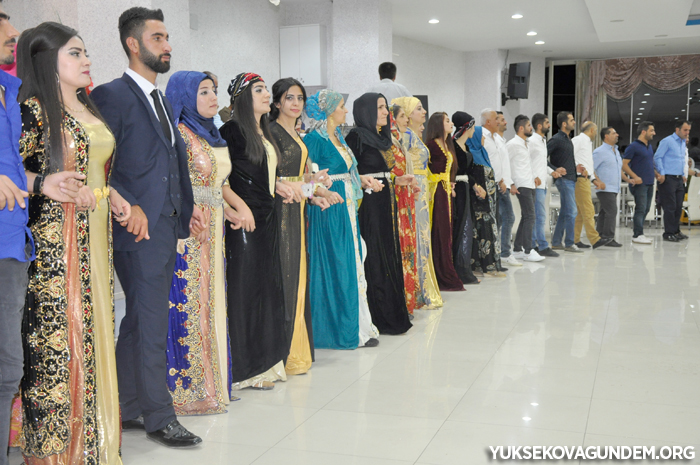Çiftçi Ailesinin Mutlu Günü 265