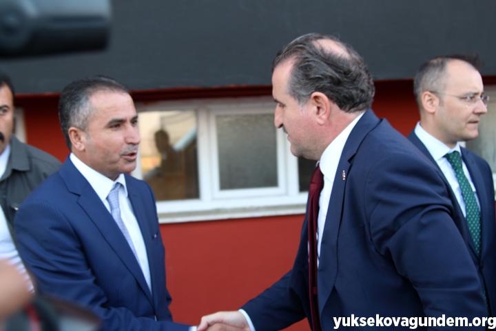 Bakanlar Soylu ve Bak, Yüksekova'da açılış törenine katıldı 13