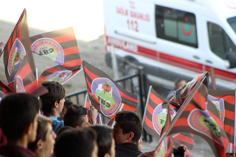 Yüksekova Belediyespor, Muş Spor FC'yi 2-0 Yendi 11