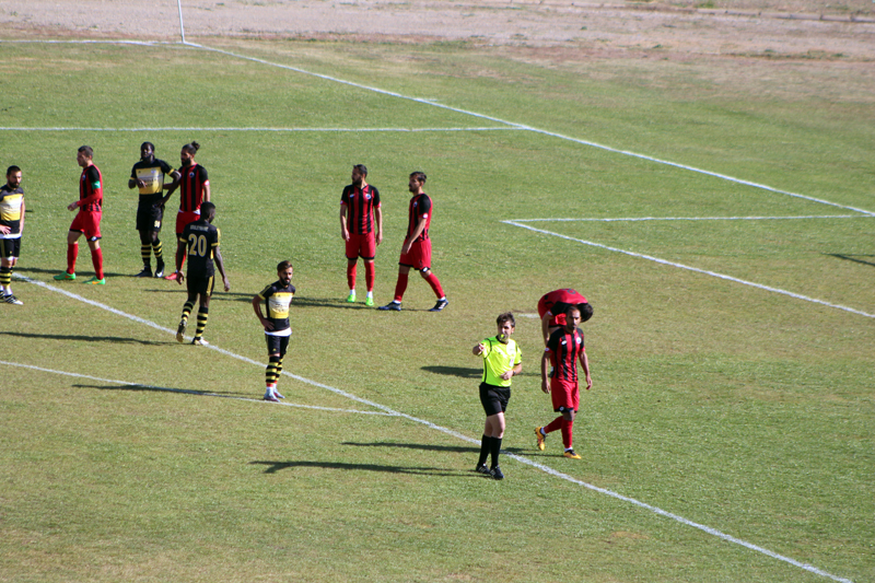 Yüksekova Belediyespor, Muş Spor FC'yi 2-0 Yendi 12