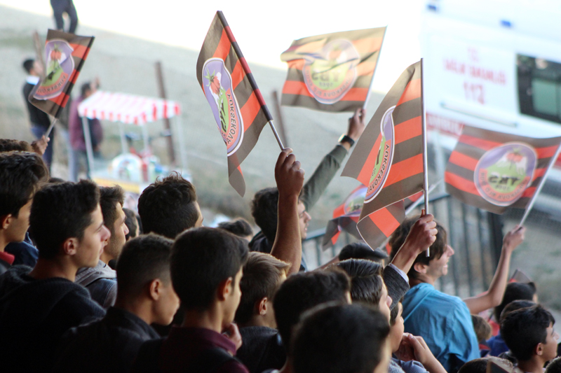 Yüksekova Belediyespor, Muş Spor FC'yi 2-0 Yendi 14