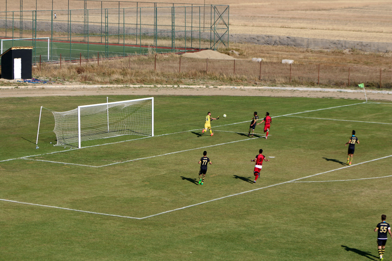 Yüksekova Belediyespor, Muş Spor FC'yi 2-0 Yendi 18