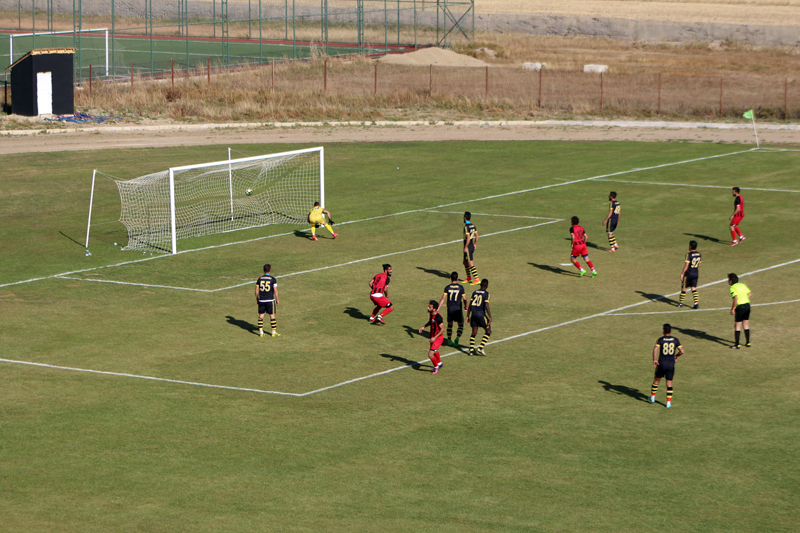 Yüksekova Belediyespor, Muş Spor FC'yi 2-0 Yendi 22