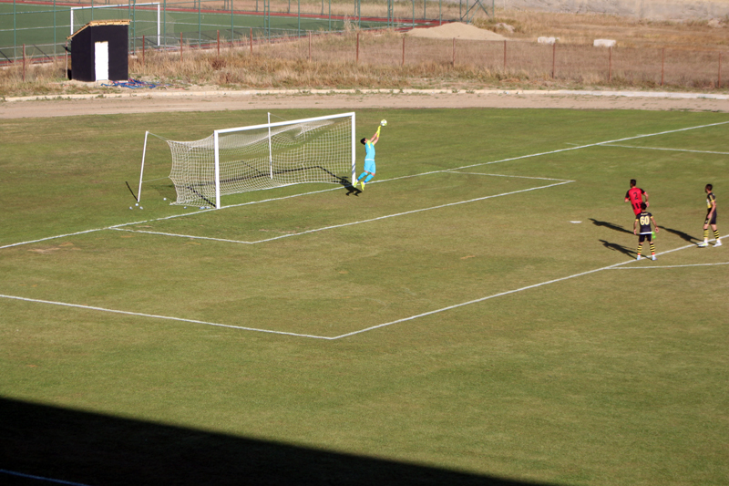 Yüksekova Belediyespor, Muş Spor FC'yi 2-0 Yendi 34