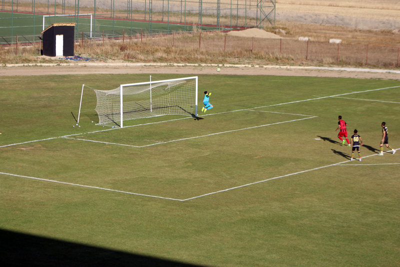 Yüksekova Belediyespor, Muş Spor FC'yi 2-0 Yendi 35