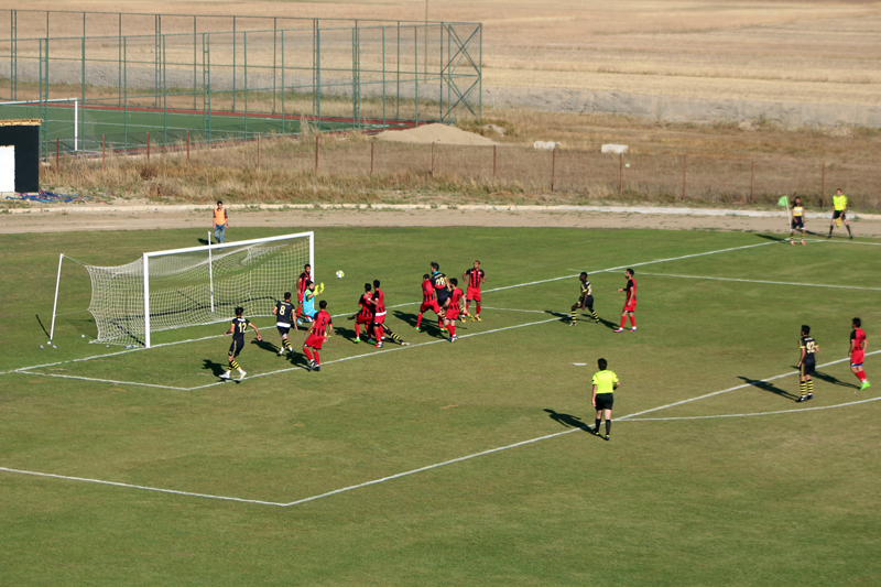 Yüksekova Belediyespor, Muş Spor FC'yi 2-0 Yendi 36