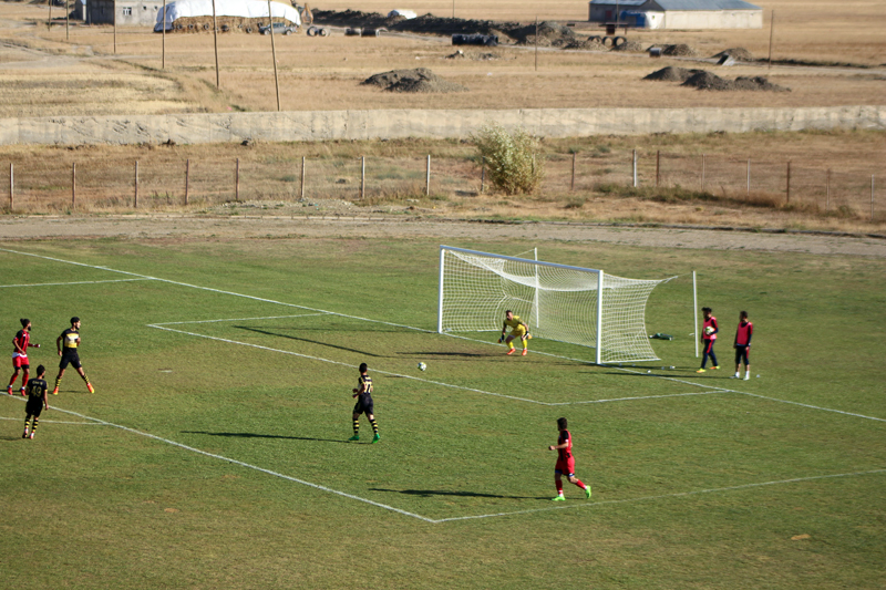 Yüksekova Belediyespor, Muş Spor FC'yi 2-0 Yendi 38