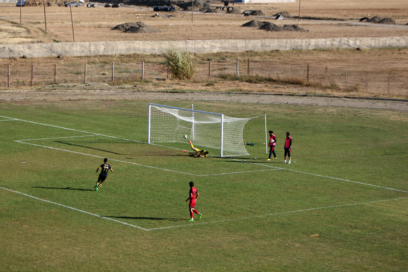 Yüksekova Belediyespor, Muş Spor FC'yi 2-0 Yendi 39