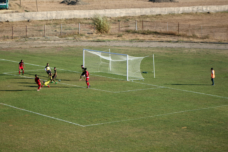 Yüksekova Belediyespor, Muş Spor FC'yi 2-0 Yendi 46