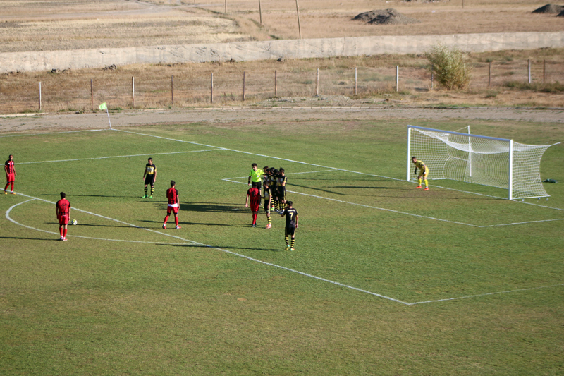 Yüksekova Belediyespor, Muş Spor FC'yi 2-0 Yendi 48