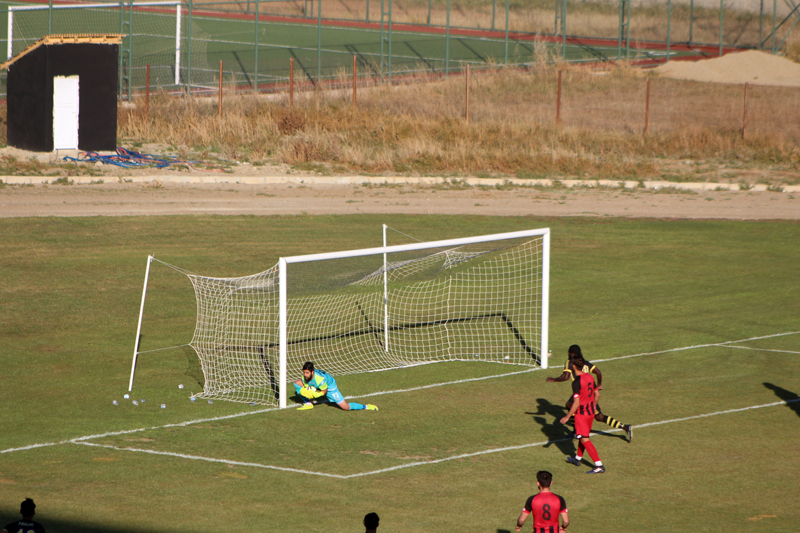 Yüksekova Belediyespor, Muş Spor FC'yi 2-0 Yendi 50