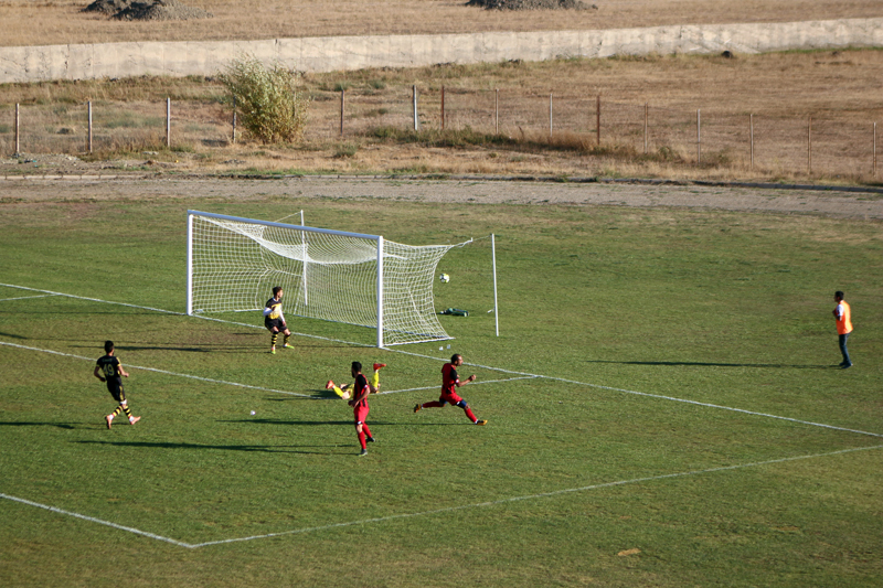 Yüksekova Belediyespor, Muş Spor FC'yi 2-0 Yendi 51