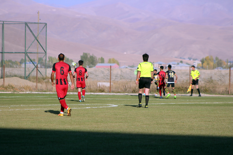 Yüksekova Belediyespor, Muş Spor FC'yi 2-0 Yendi 54