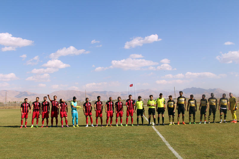 Yüksekova Belediyespor, Muş Spor FC'yi 2-0 Yendi 9