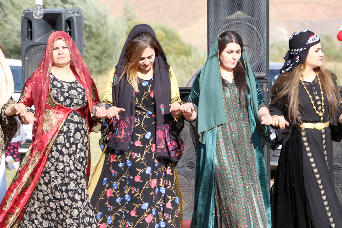 Çirk ailesinin mutlu günü 104