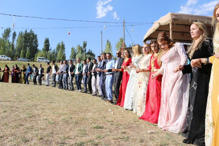 Çirk ailesinin mutlu günü 106