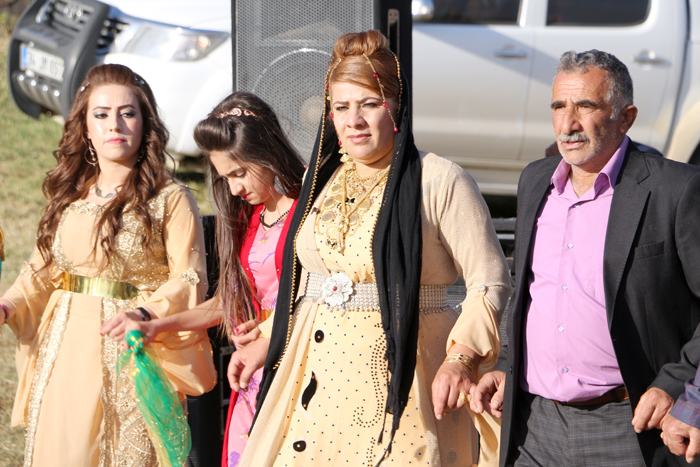 Çirk ailesinin mutlu günü 110