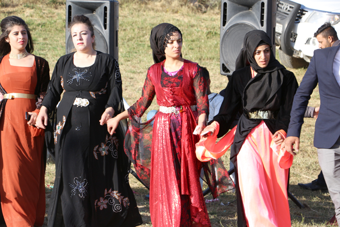 Çirk ailesinin mutlu günü 127